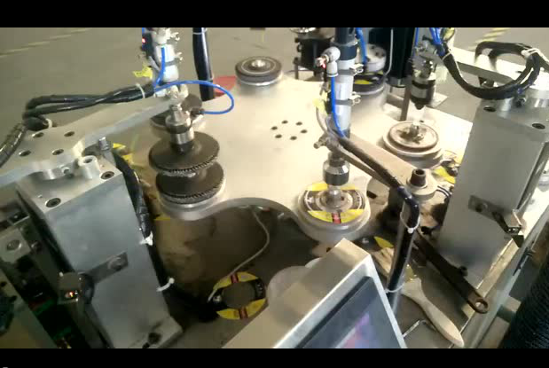 百葉輪貼標機工作視頻